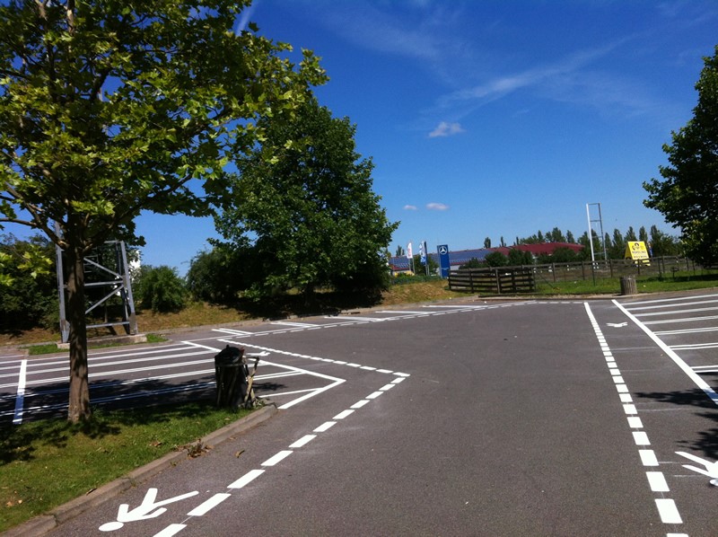markierungsfarbe-parkplatz1