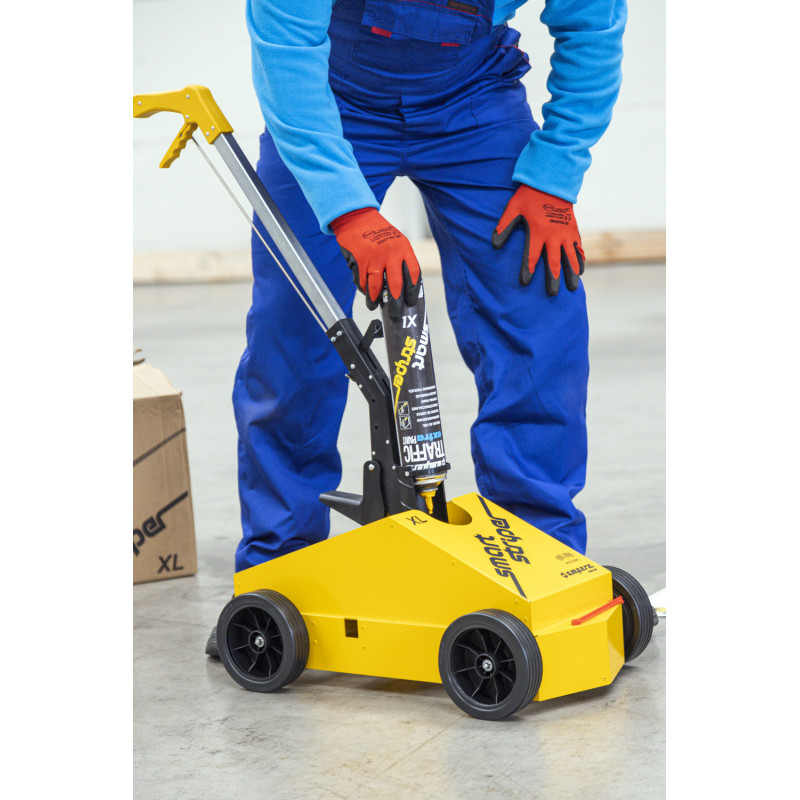 Bodenmarkierungsfarbe weiß Traffic Extra Paint XL® 750 ml 6 Dosen/Karton